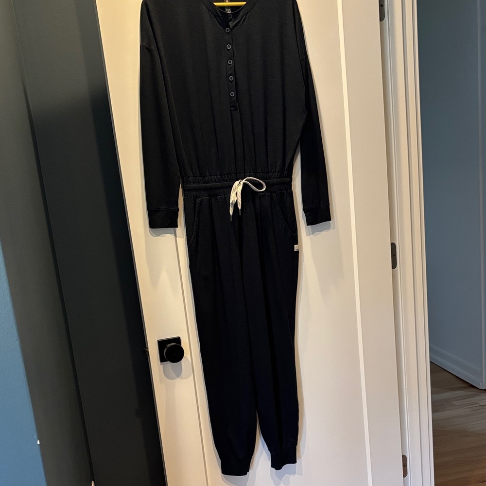 Vuori navy jumpsuit- size small